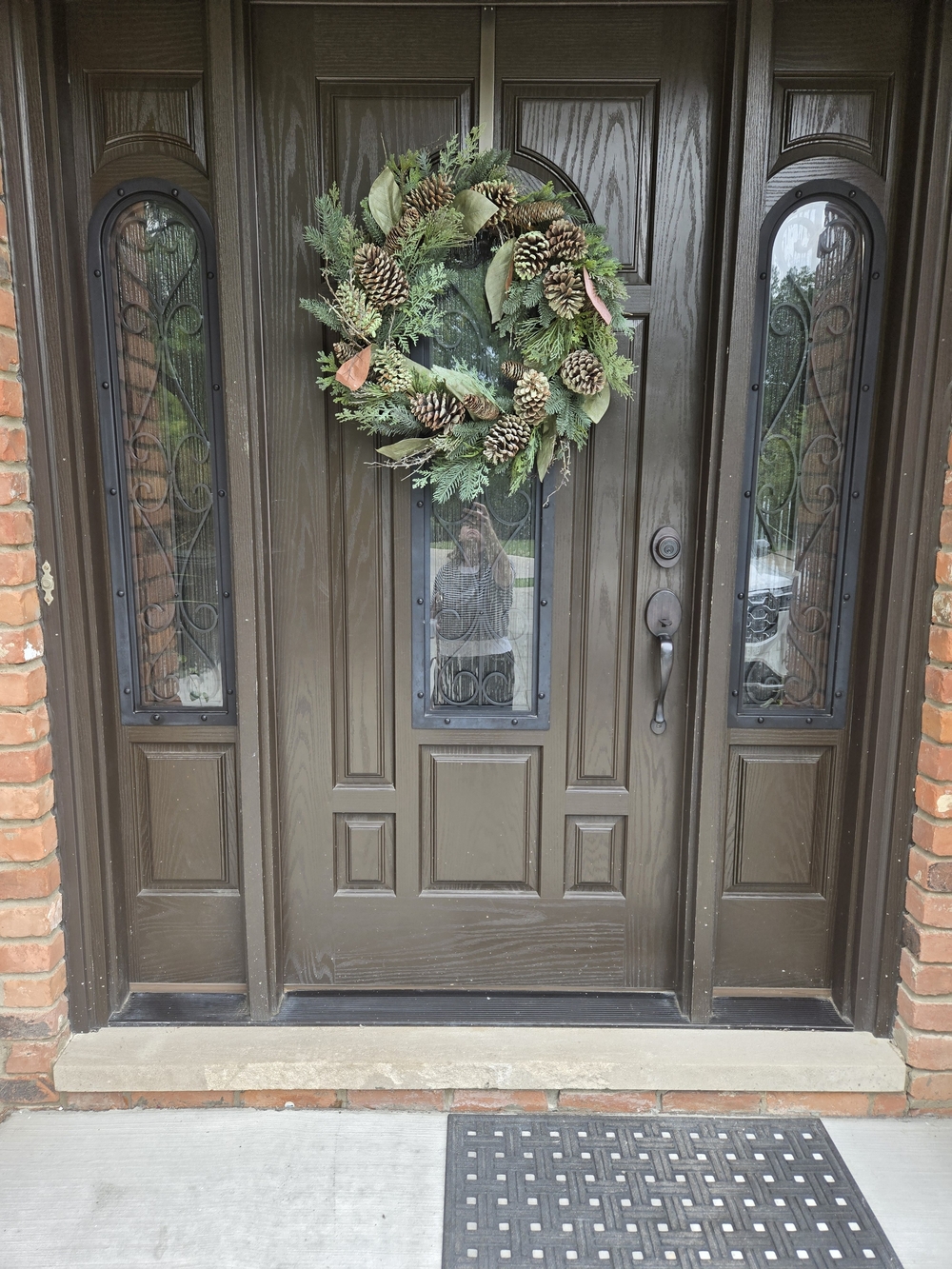Magnolia Green and Brown Pinecone Holiday Wreath